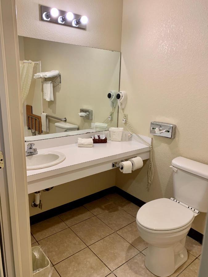 Candlelight Inn & Suites Hwy 69 Near Mcalester Dış mekan fotoğraf